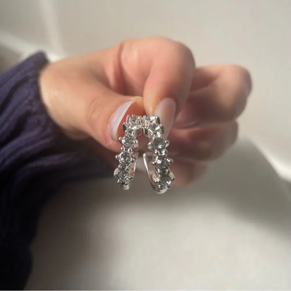 ✨Free add-on ✨ Lot ‎ of 2 faux silver & gold hoop earrings - Picture 1 of 6